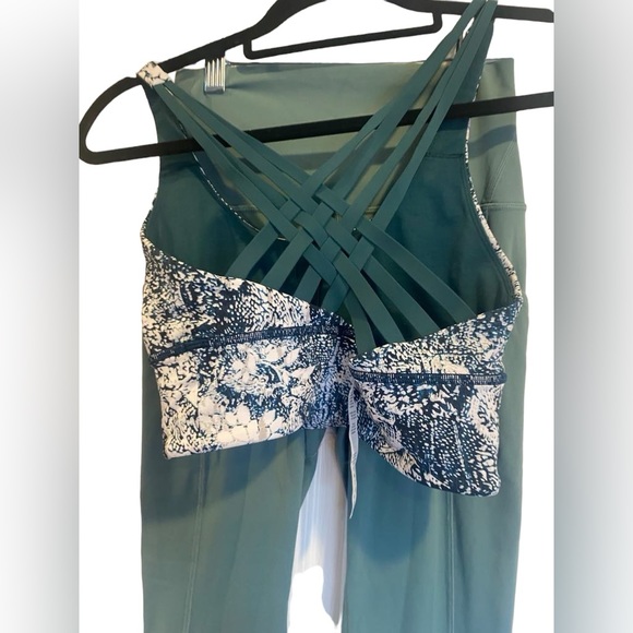 Lululemon Set Size 4 - Picture 2 of 7